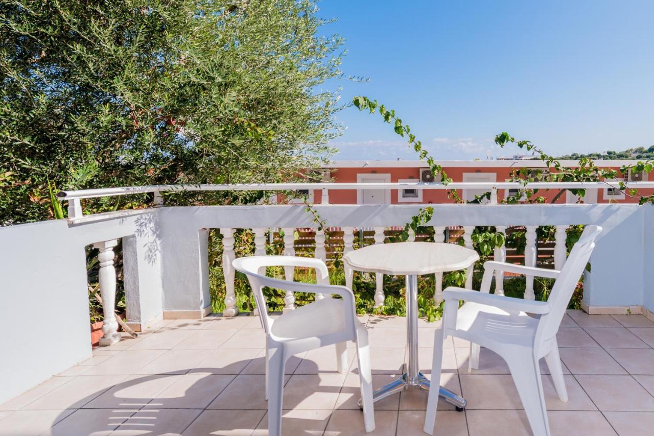 טסיליבי Callinica Hotel מראה חיצוני תמונה